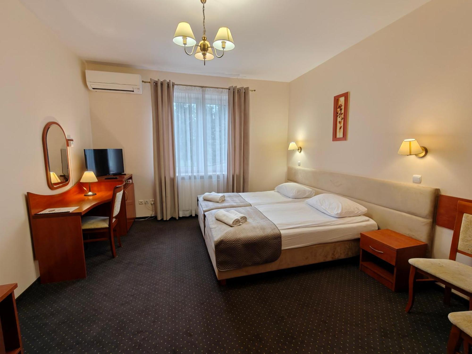 Hotel Restauracja Leliwa Przeworsk Luaran gambar
